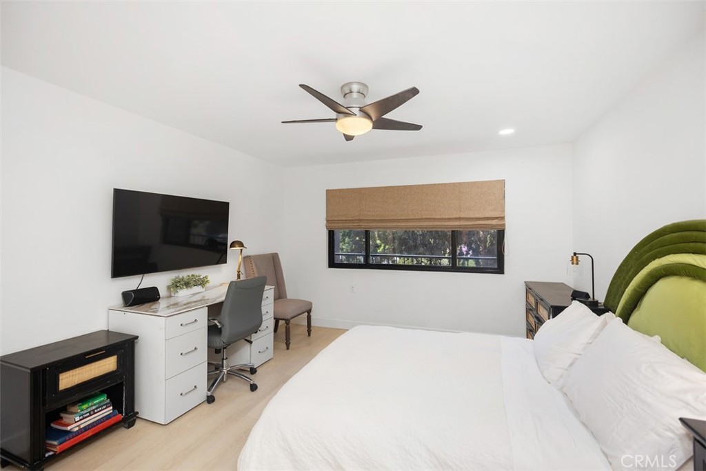 MLS #OC25191350 image #23