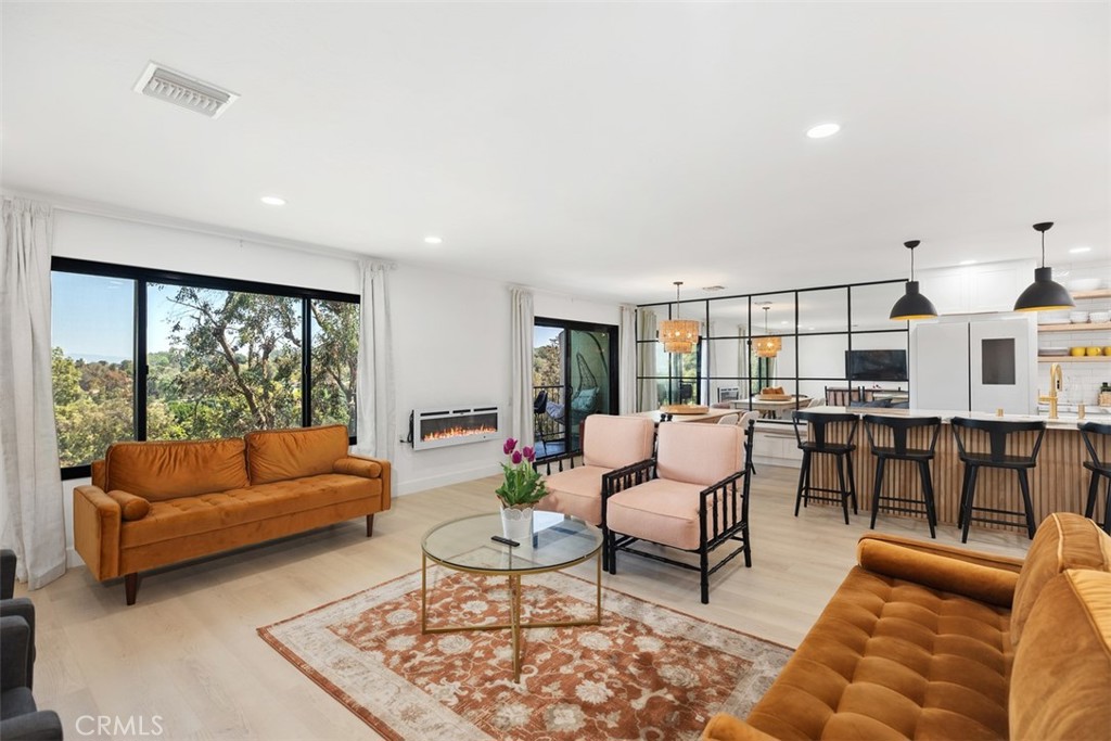 MLS #OC25191350 image #5