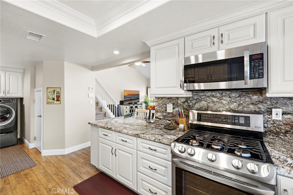 MLS #OC25191368 image #11