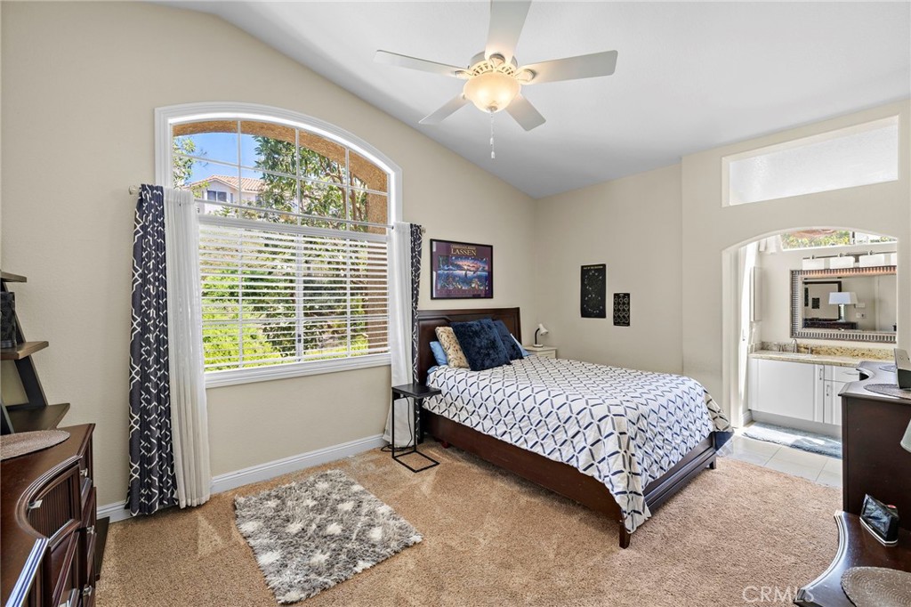 MLS #OC25191368 image #13