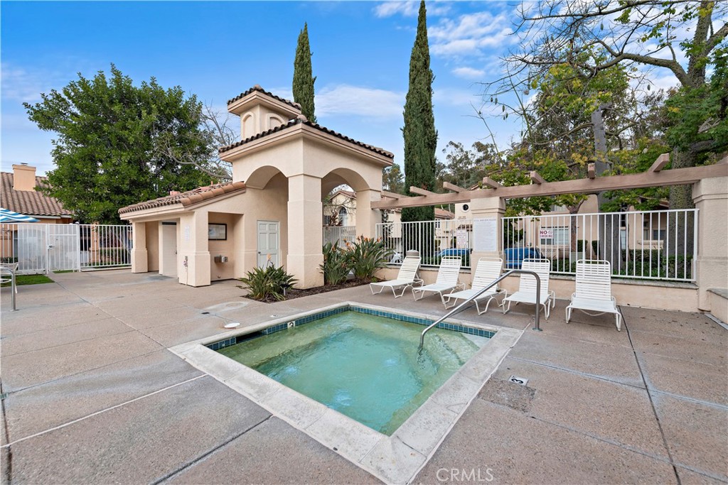 MLS #OC25191368 image #22