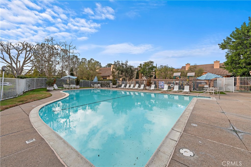 MLS #OC25191368 image #23