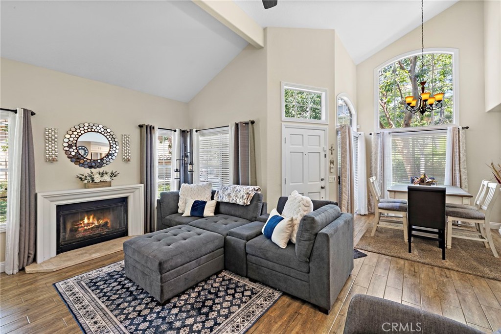 MLS #OC25191368 image #3