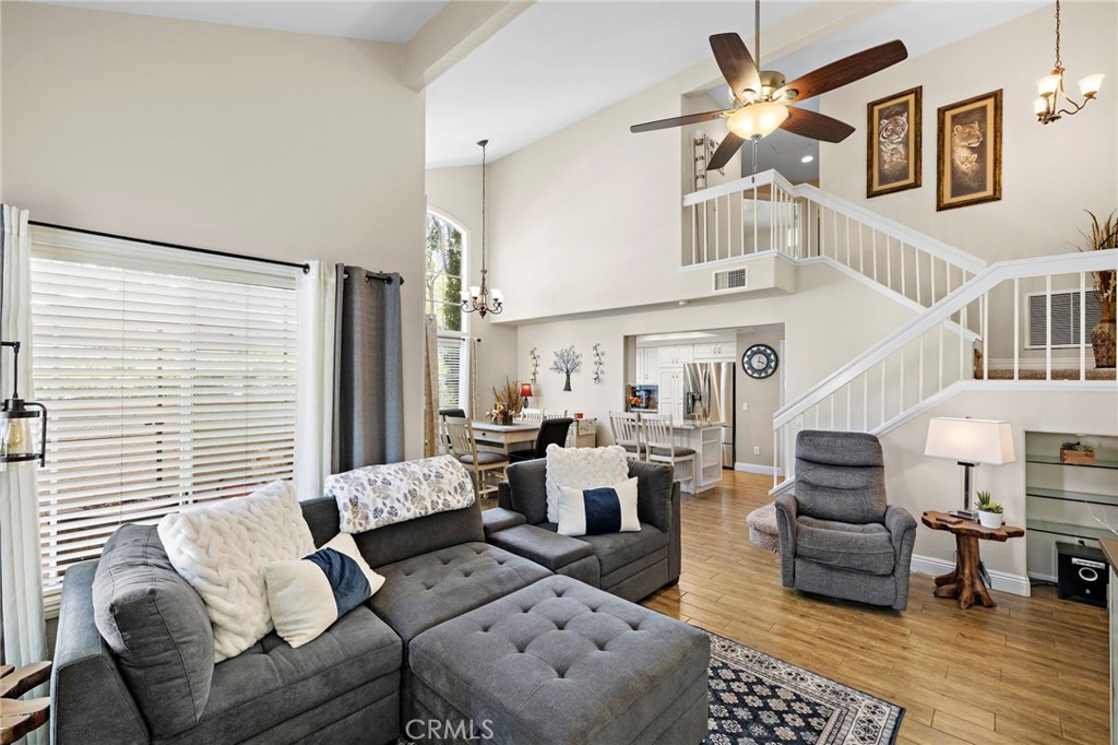 MLS #OC25191368 image #4