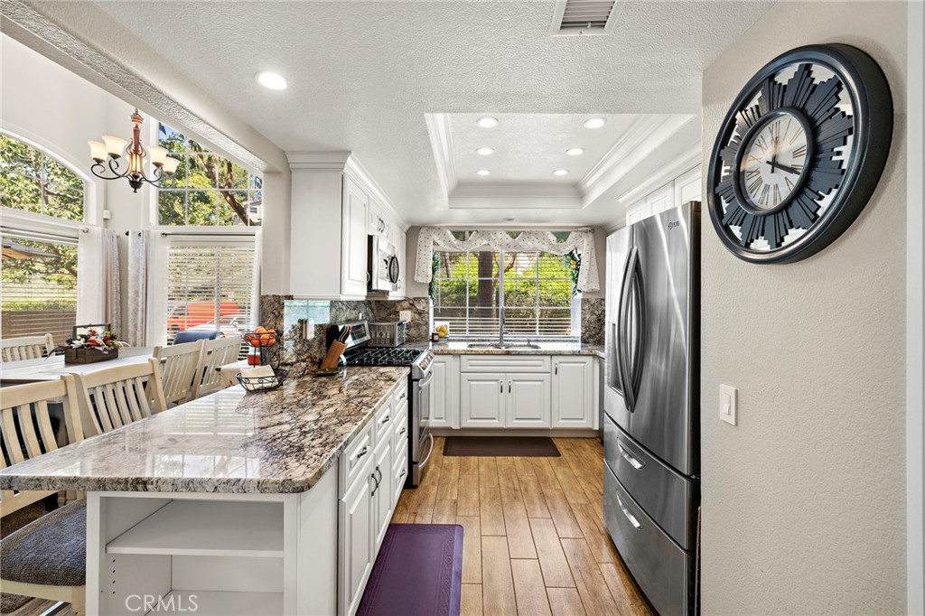 MLS #OC25191368 image #8