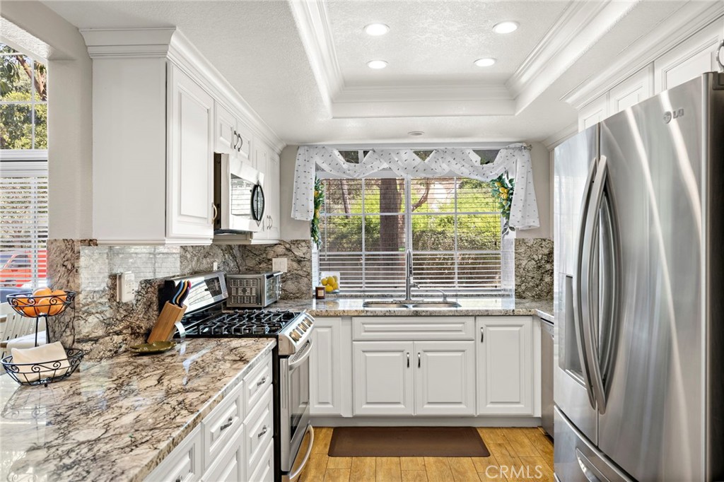 MLS #OC25191368 image #9