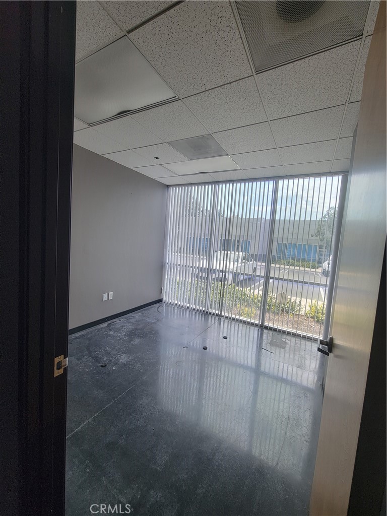 MLS #OC25191383 image #2