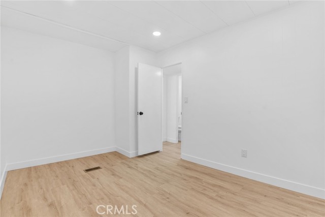 MLS #OC25191654 image #17