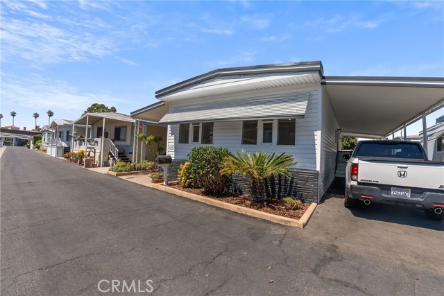 MLS #OC25191654 image #3