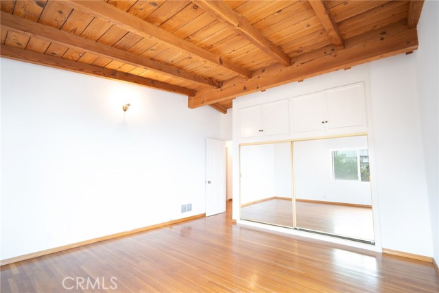 MLS #OC25192003 image #4