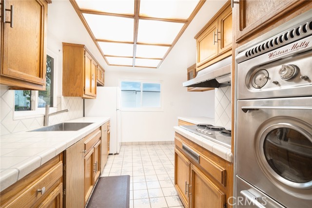 MLS #OC25192003 image #6