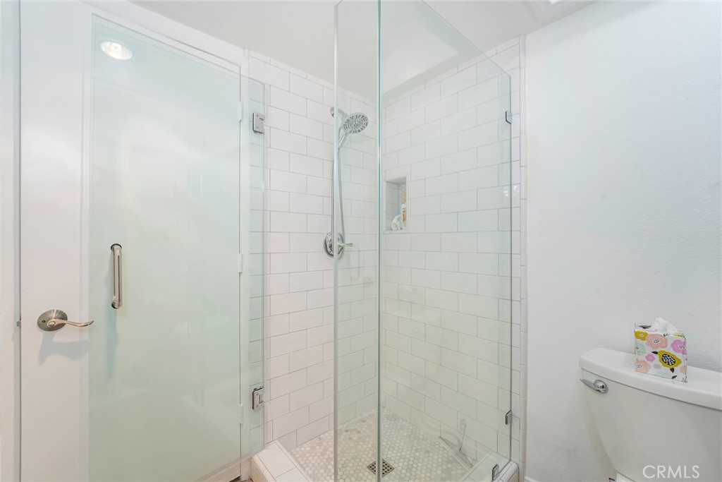 MLS #OC25192007 image #21