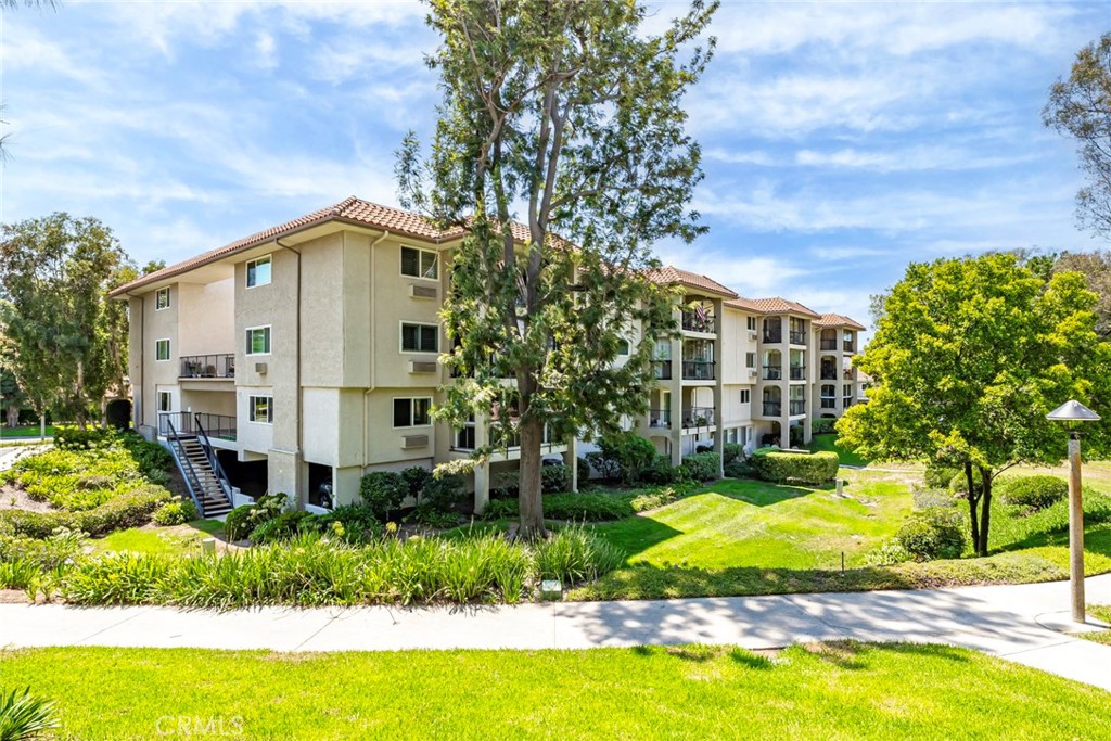 MLS #OC25192007 image #30