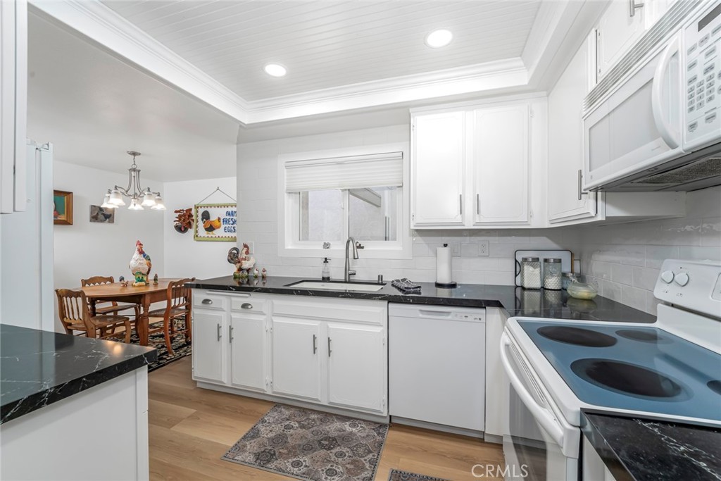 MLS #OC25192007 image #8