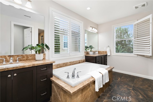 MLS #OC25192053 image #15