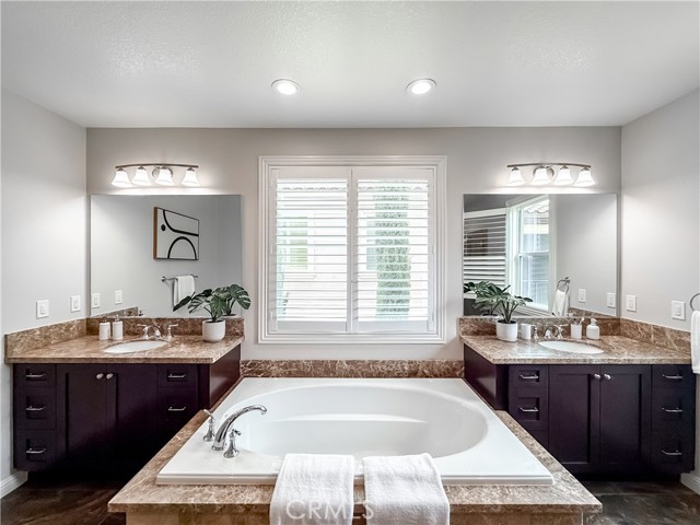 MLS #OC25192053 image #16