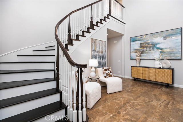 MLS #OC25192053 image #2