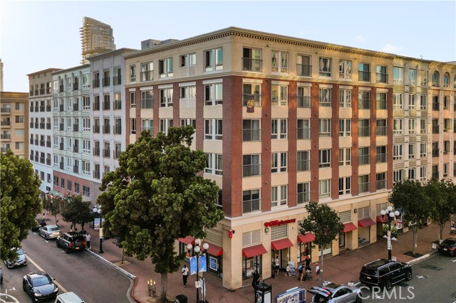 MLS #OC25192145 image #0