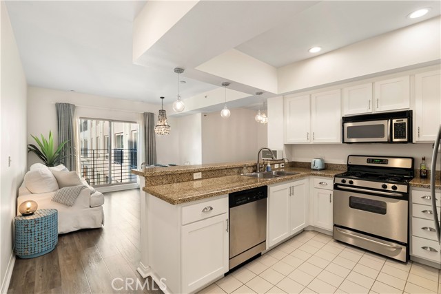 MLS #OC25192145 image #4