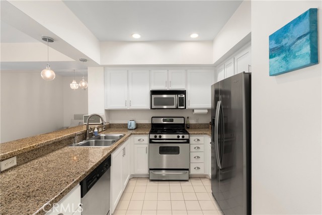 MLS #OC25192145 image #5