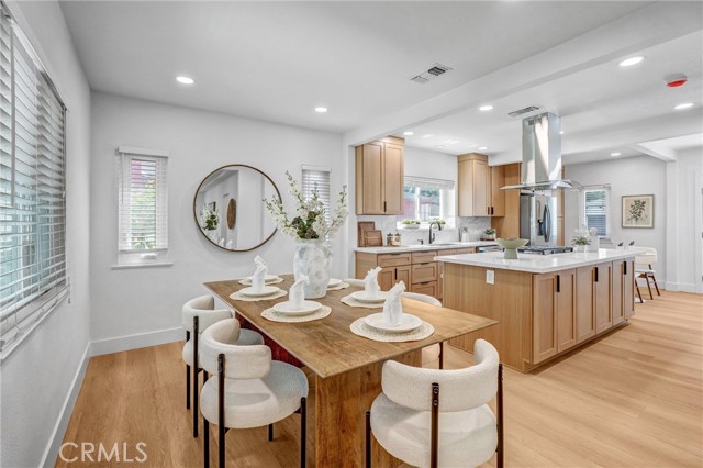 MLS #OC25192295 image #1