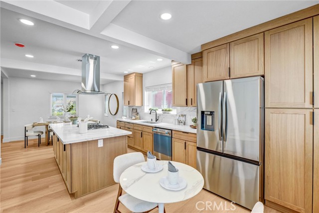 MLS #OC25192295 image #4