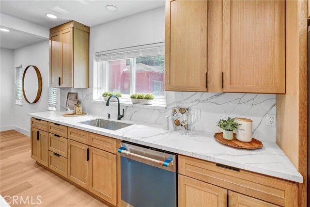 MLS #OC25192295 image #5