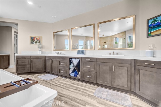 MLS #OC25192490 image #25