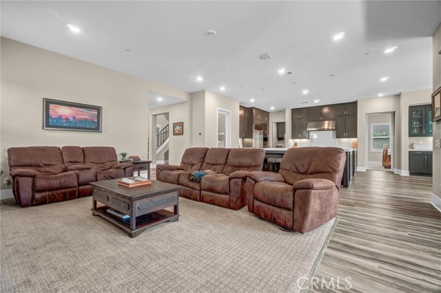 MLS #OC25192490 image #8