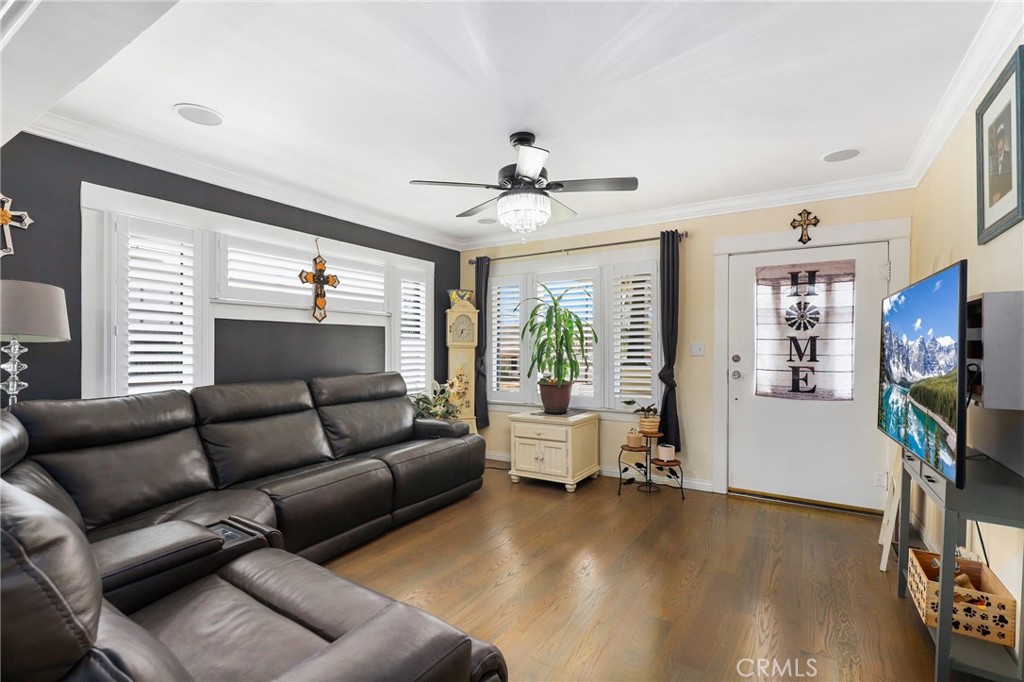 MLS #OC25192699 image #2