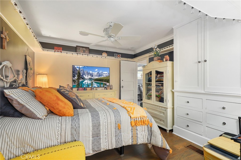 MLS #OC25192699 image #7