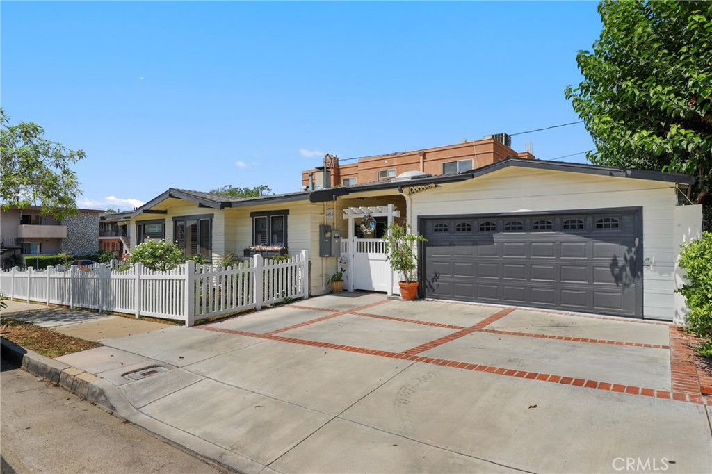 MLS #OC25192699 image #9