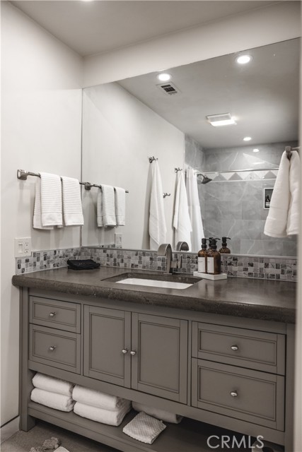 MLS #OC25192717 image #17