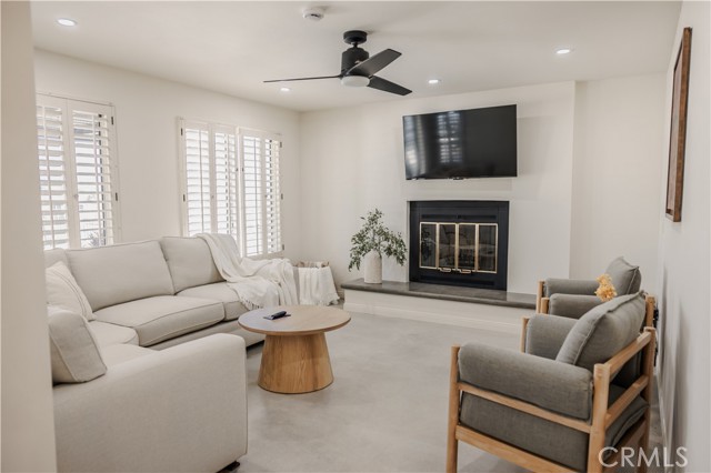 MLS #OC25192717 image #27