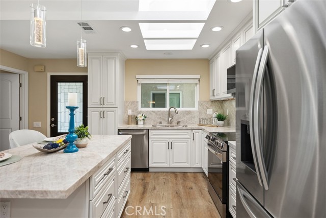 MLS #OC25192781 image #14