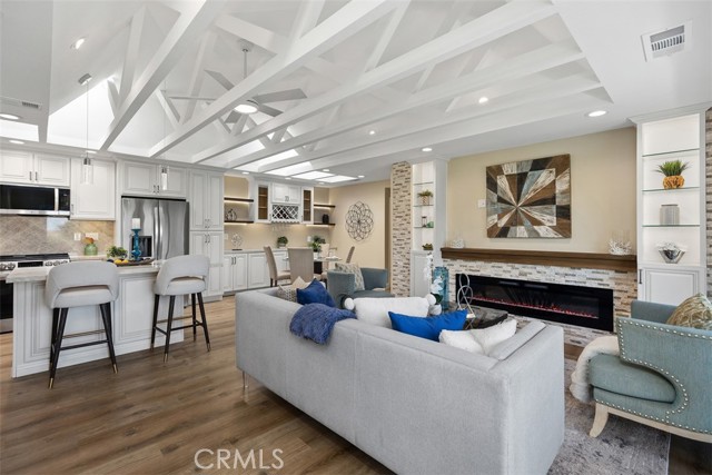 MLS #OC25192781 image #9