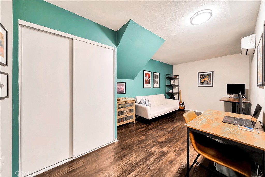 MLS #OC25193048 image #25