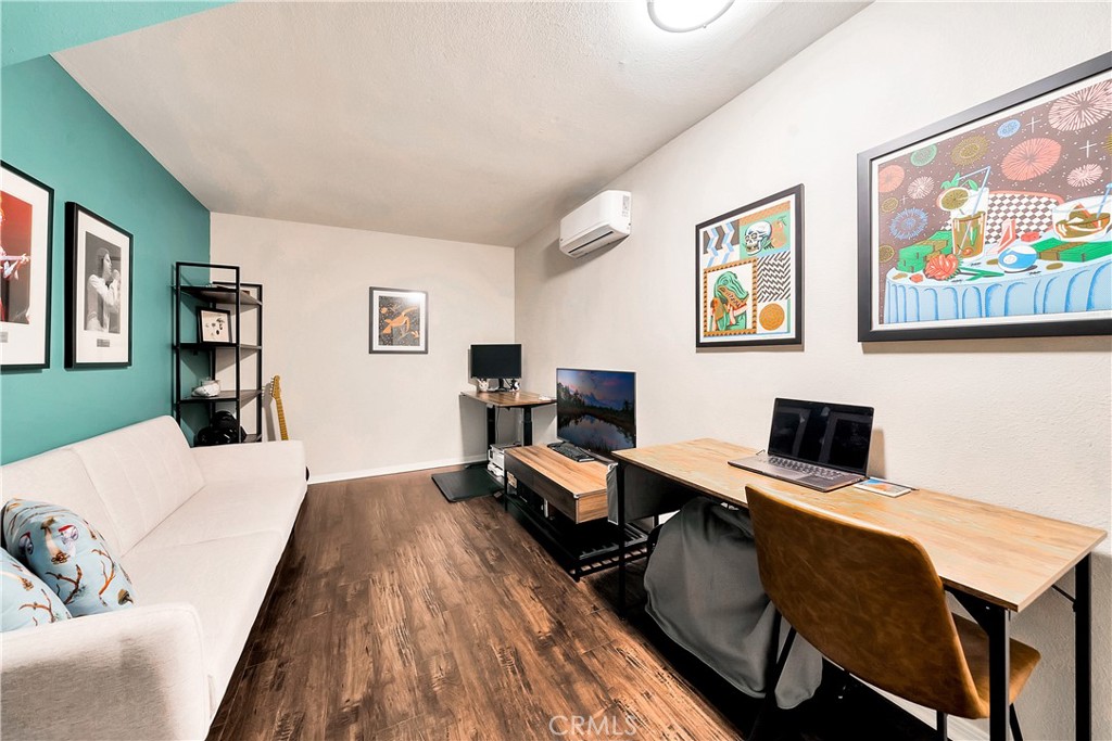 MLS #OC25193048 image #26