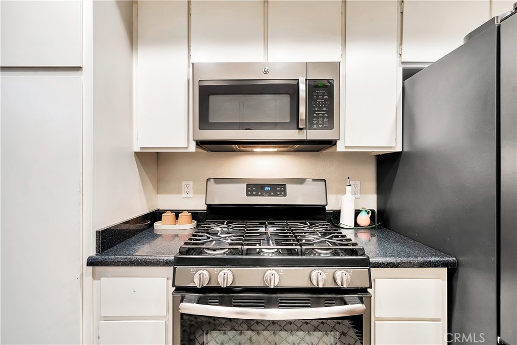 MLS #OC25193048 image #8