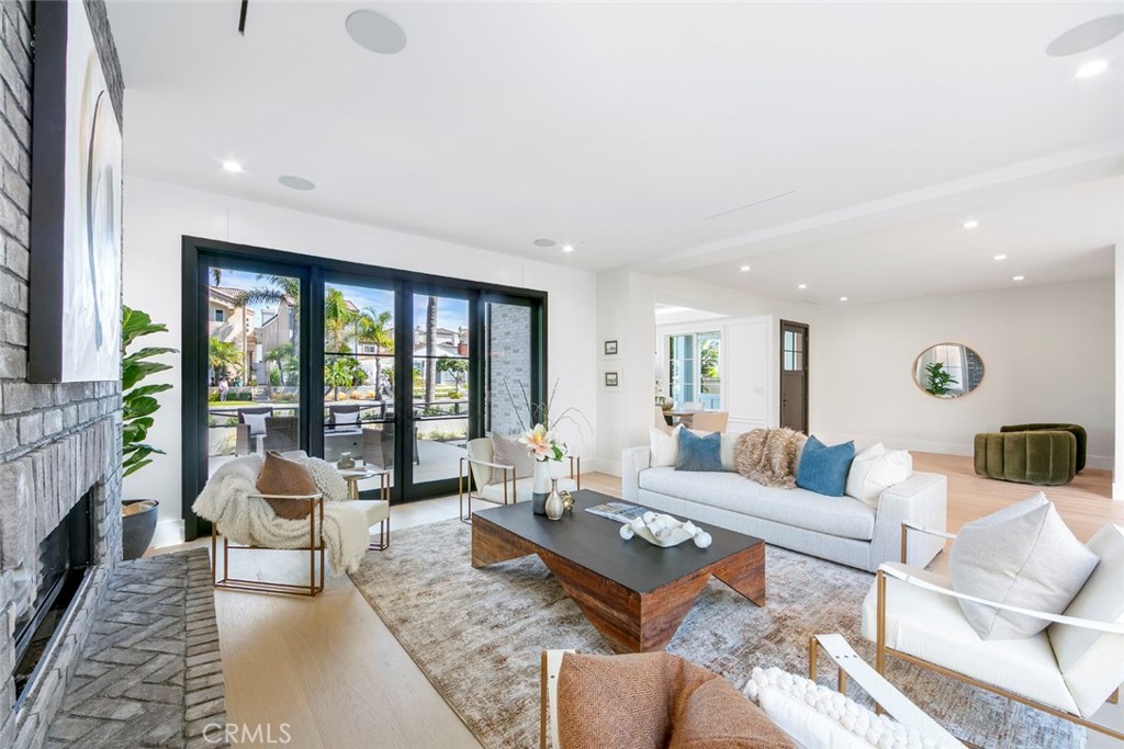 MLS #OC25193118 image #11