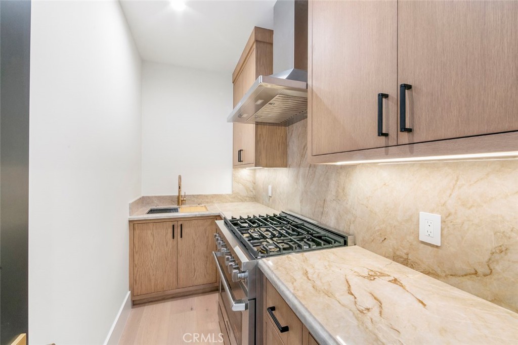 MLS #OC25193118 image #17