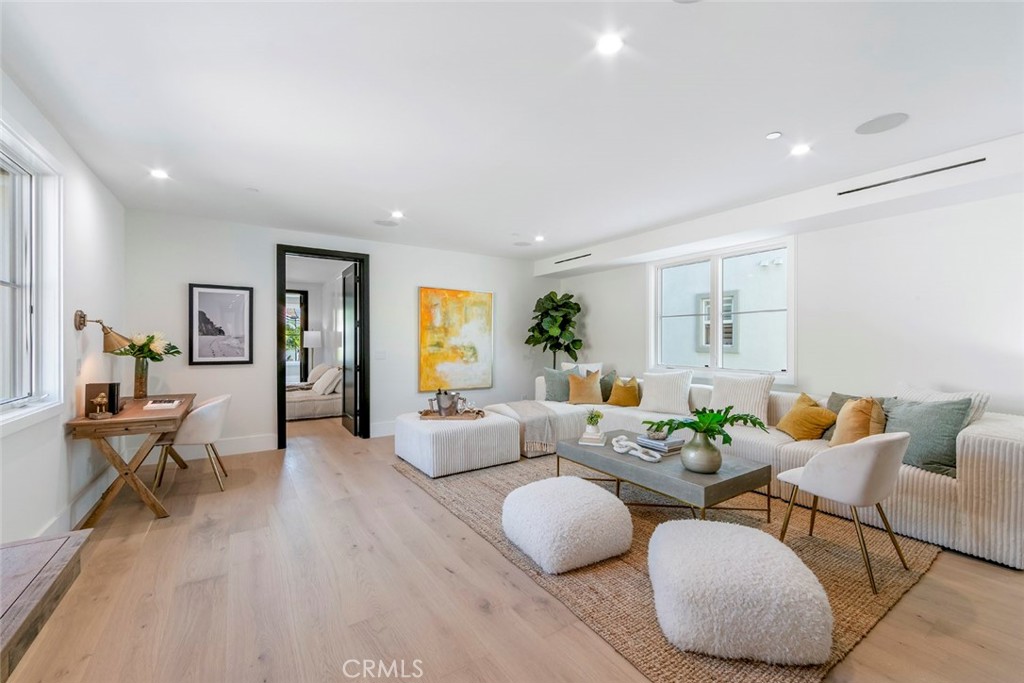 MLS #OC25193118 image #23