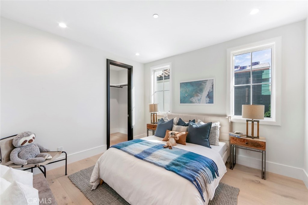 MLS #OC25193118 image #33