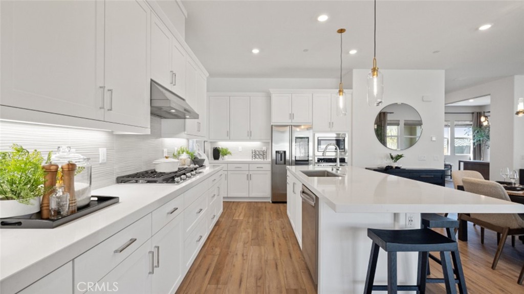 MLS #OC25193126 image #1