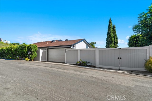 MLS #OC25193627 image #6