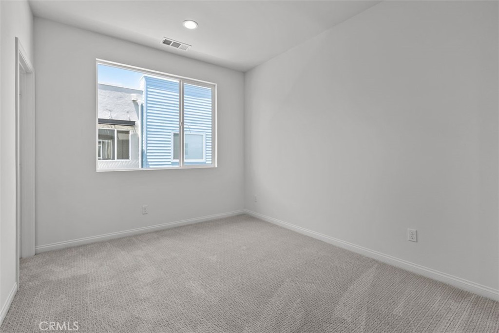 MLS #OC25193772 image #10