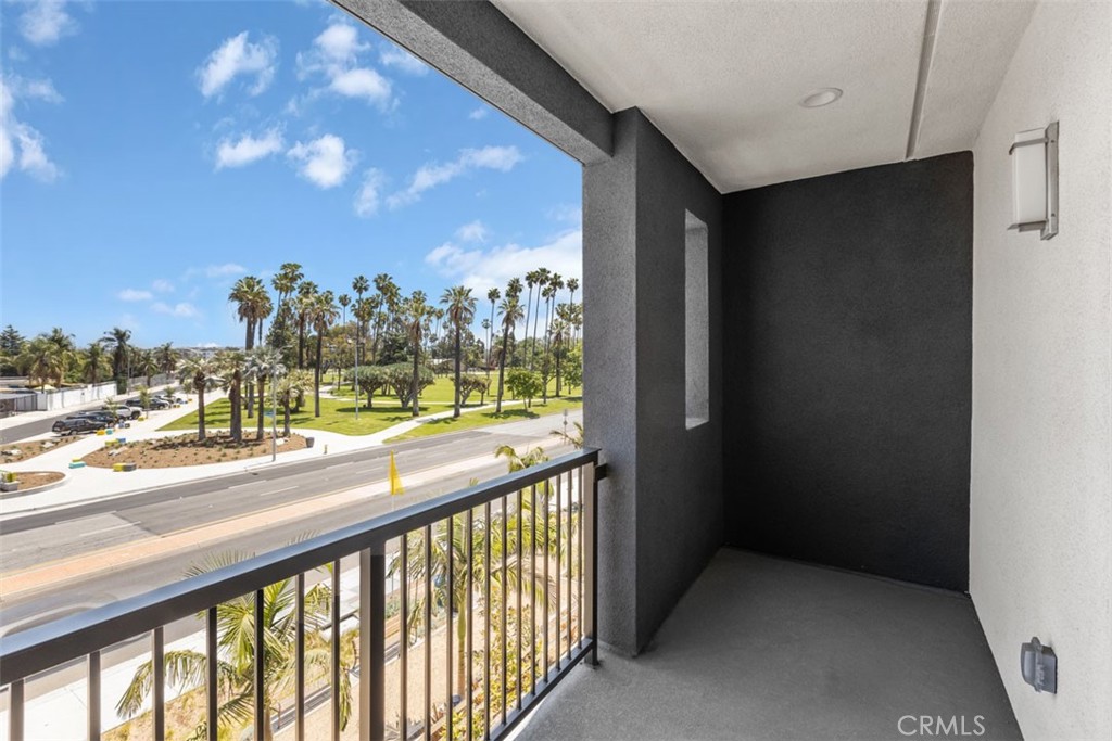 MLS #OC25193772 image #16