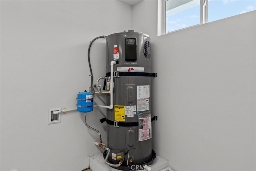 MLS #OC25193772 image #19