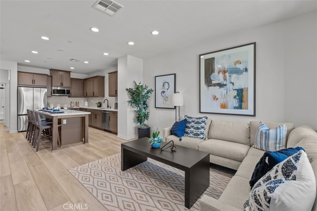 MLS #OC25193772 image #3