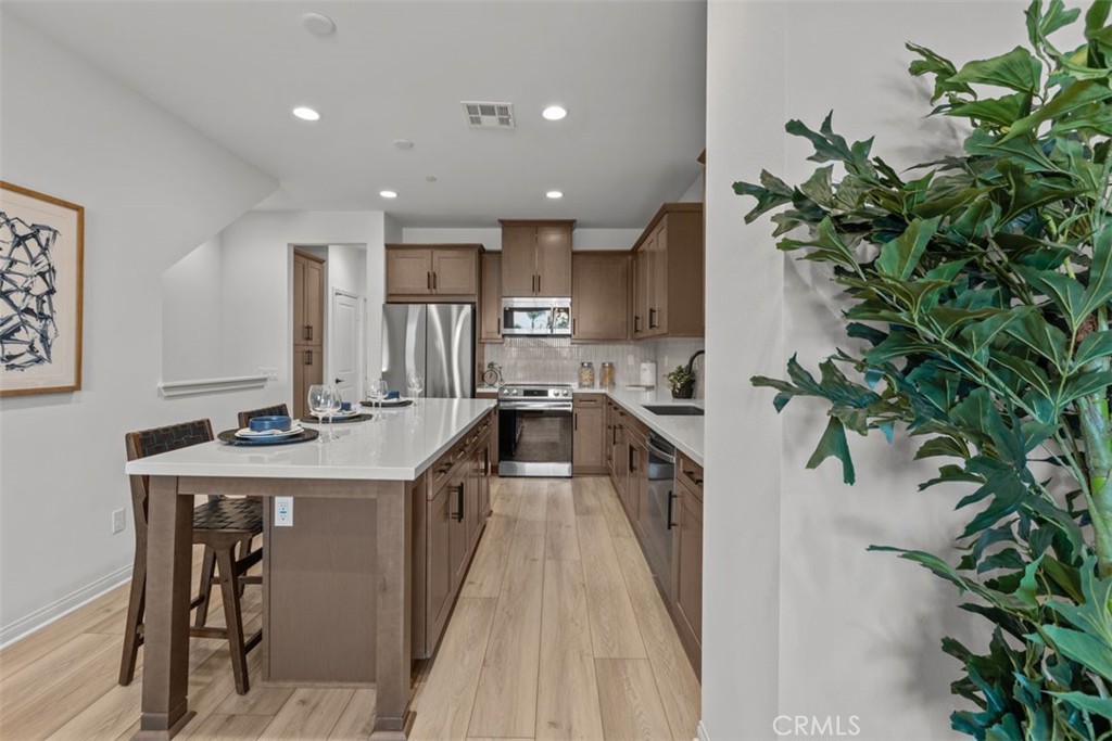 MLS #OC25193772 image #5